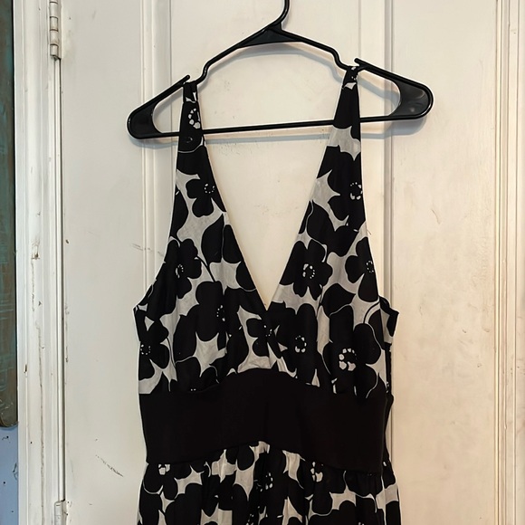 Johnathan Martin Dresses & Skirts - Jonathan Martin size 16 black and white halter maxi dress. NWT